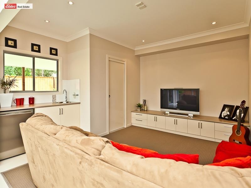 23 Michel Rd, Scarborough QLD 4020