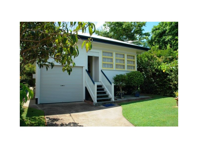 16 Bailey Street, Woody Point QLD 4019