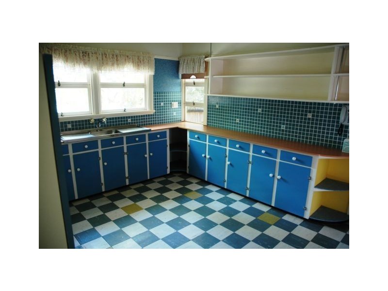 16 Bailey Street, Woody Point QLD 4019