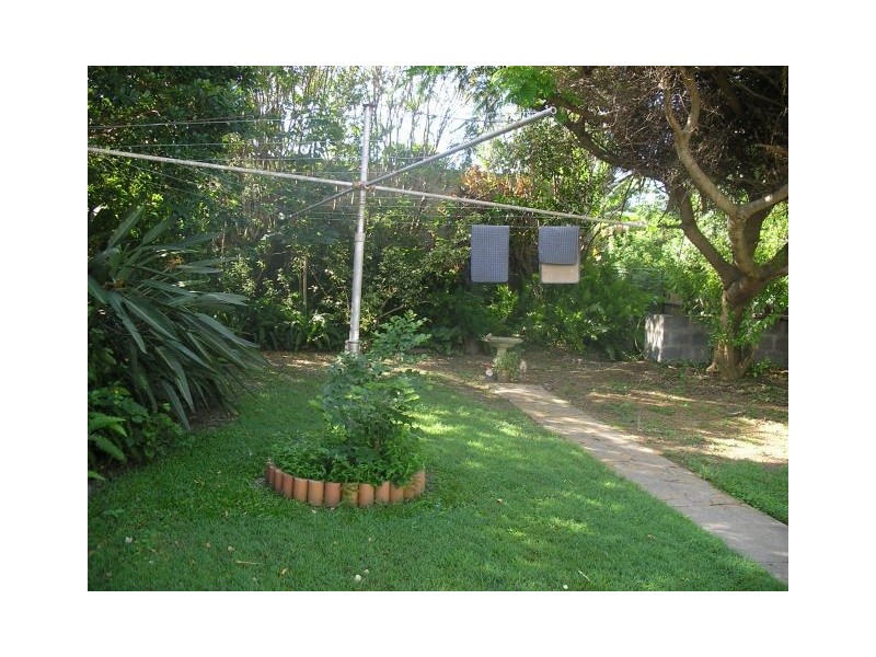 16 Bailey Street, Woody Point QLD 4019