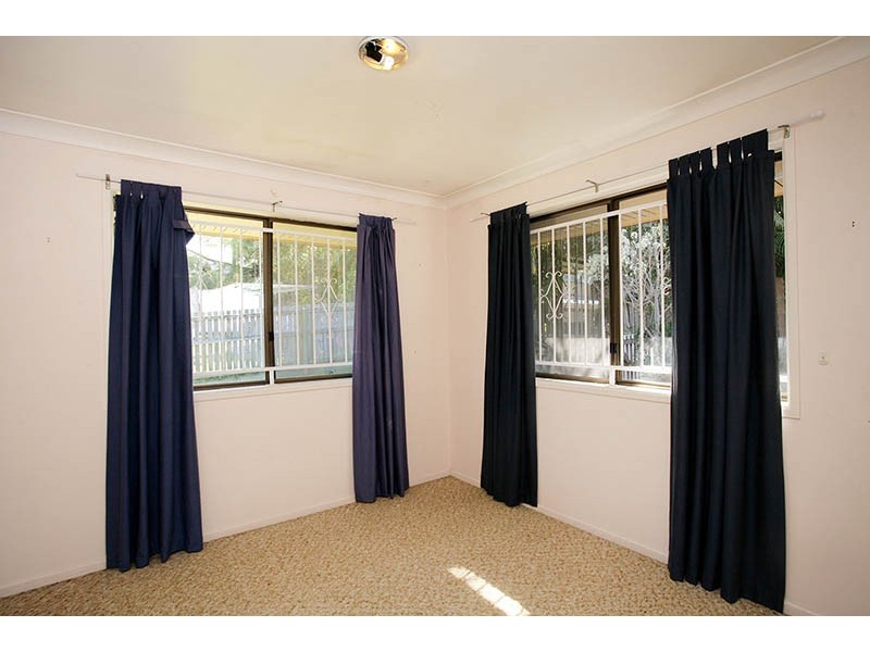 17 Palm Ave, Sandgate QLD 4017