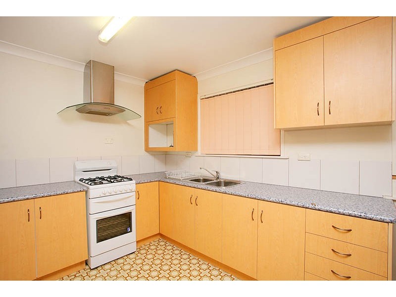 17 Palm Ave, Sandgate QLD 4017