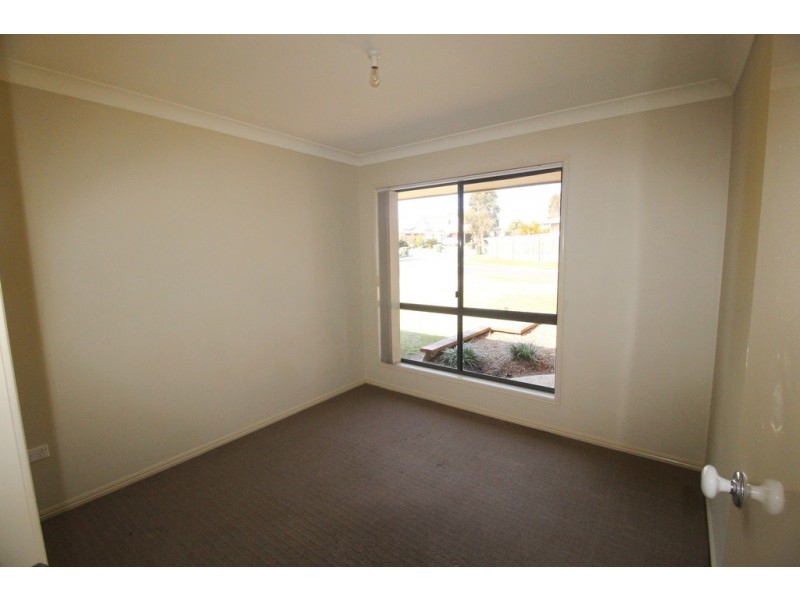 1 Adonis Court, Rothwell QLD 4022