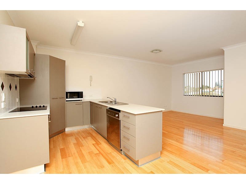 18/28 Murphy, Scarborough QLD 4020