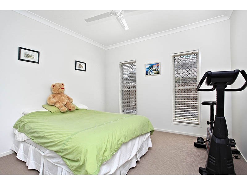 8 Shearers Close, Ferny Hills QLD 4055