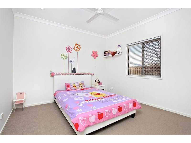 8 Shearers Close, Ferny Hills QLD 4055
