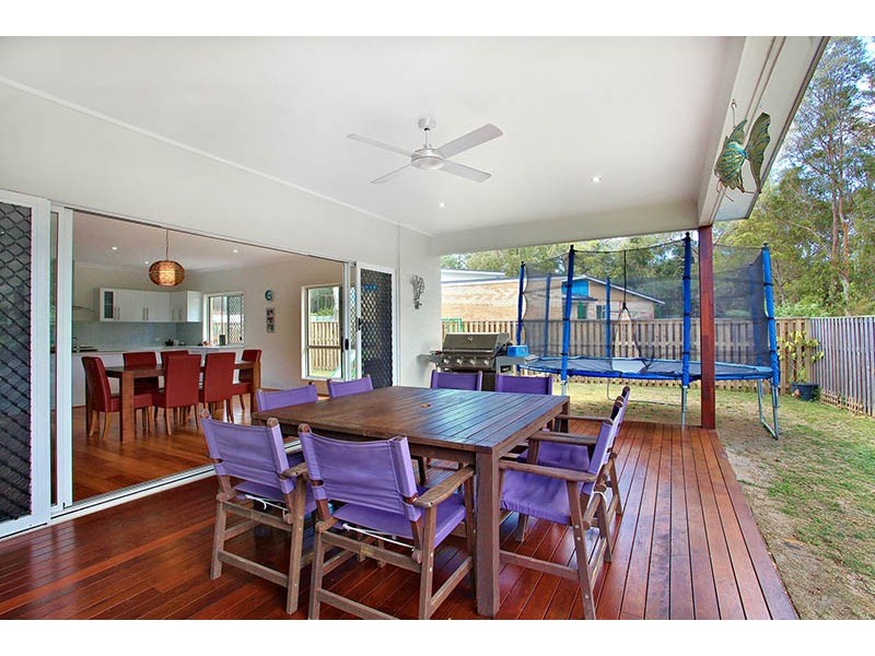 8 Shearers Close, Ferny Hills QLD 4055