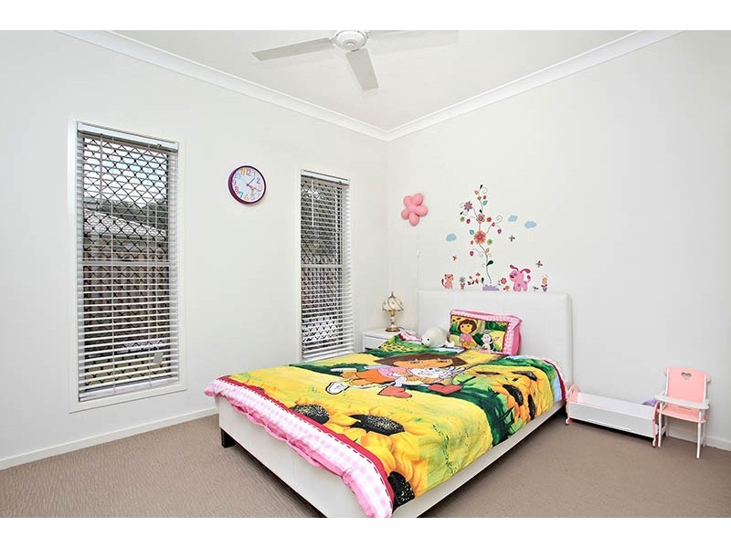8 Shearers Close, Ferny Hills QLD 4055