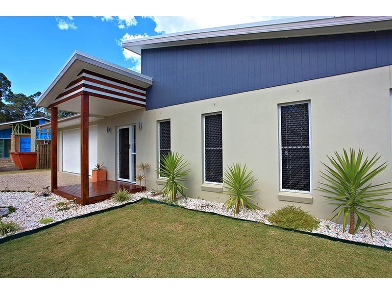 8 Shearers Close, Ferny Hills QLD 4055