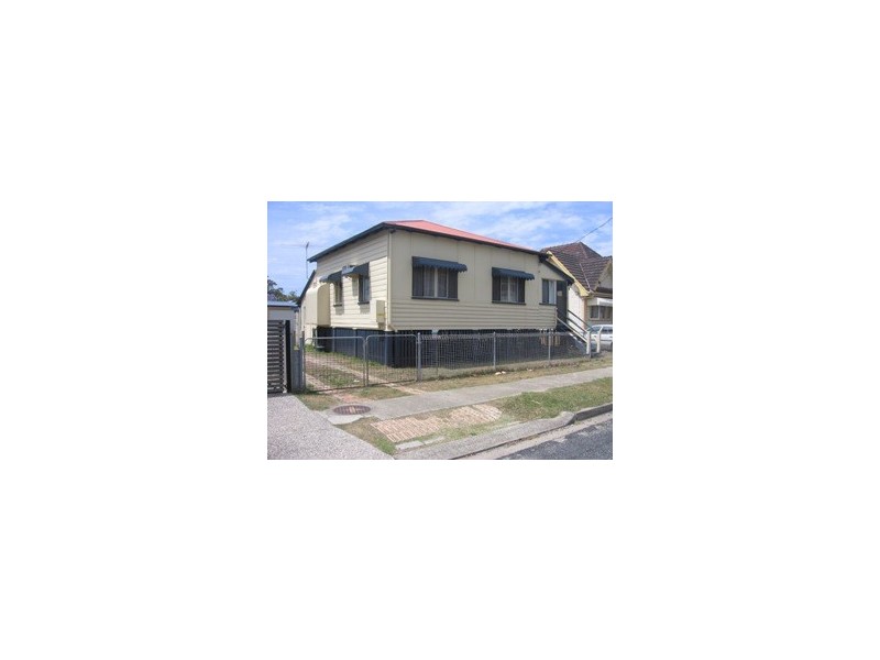 8 Angus Street, Clontarf QLD 4019