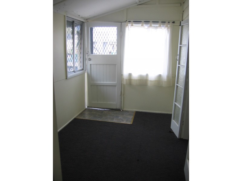 8 Angus Street, Clontarf QLD 4019