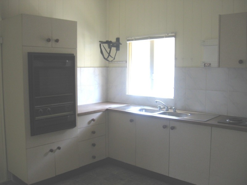 8 Angus Street, Clontarf QLD 4019