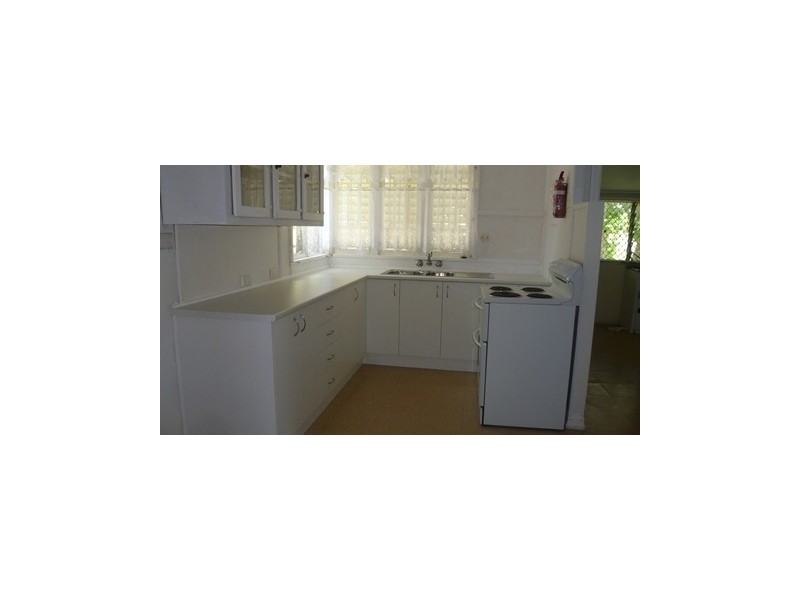 113 Scarborough Road, Redcliffe QLD 4020