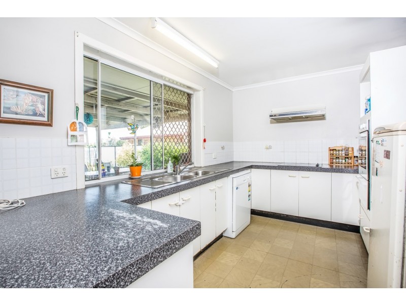 18 Arafura Court, Kippa-ring QLD 4021
