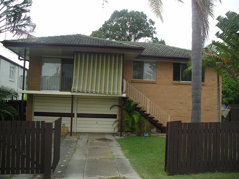 42 Palmtree Avenue, Scarborough QLD 4020