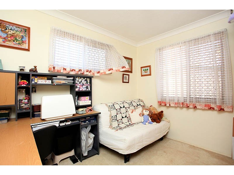 23 Redbank Road, Redcliffe QLD 4020