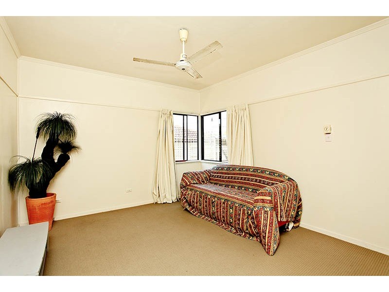 18 Herbert Street, Brighton QLD 4017