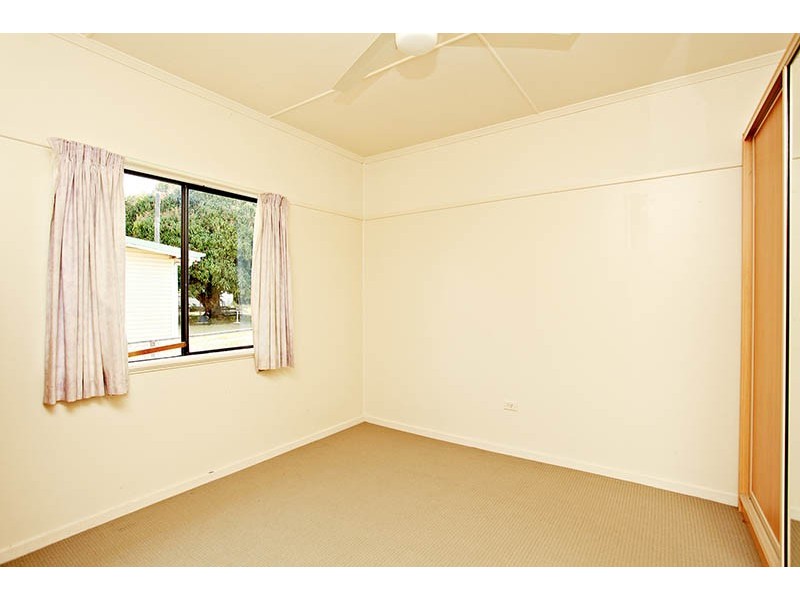 18 Herbert Street, Brighton QLD 4017