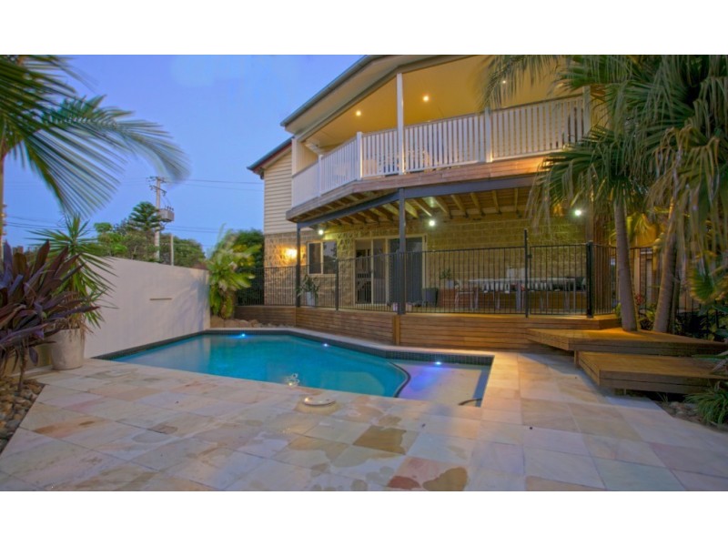 23 Woodcliffe Crescent, Woody Point QLD 4019