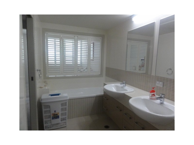 18/1 Angus, Clontarf QLD 4019