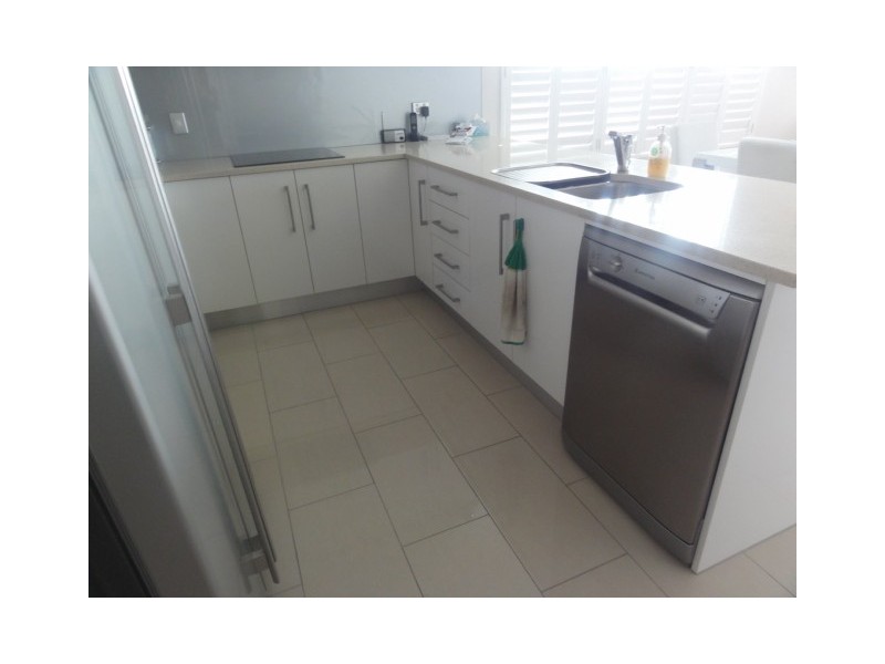 18/1 Angus, Clontarf QLD 4019