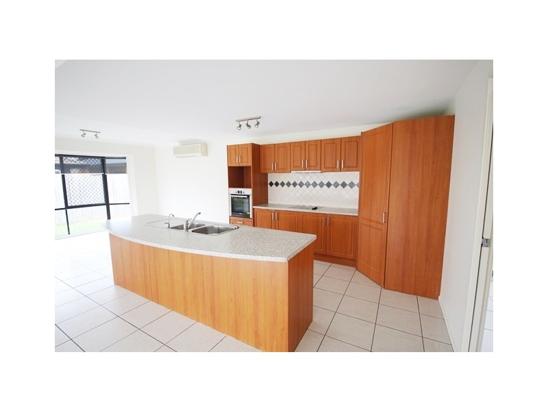 17 Cadell Crescent, Rothwell QLD 4022