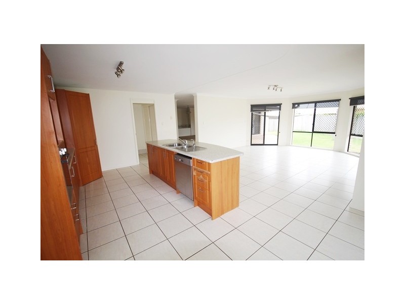 17 Cadell Crescent, Rothwell QLD 4022