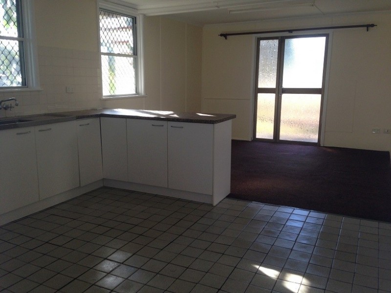 1/3 Ella Street, Redcliffe QLD 4020