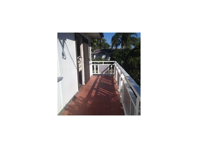 2/3 Ella Street, Redcliffe QLD 4020