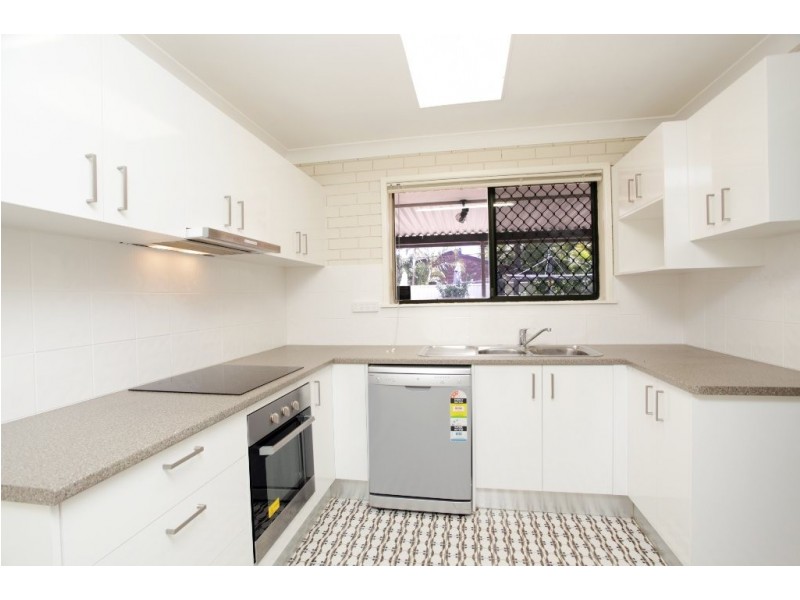 12 Matthew Street, Scarborough QLD 4020