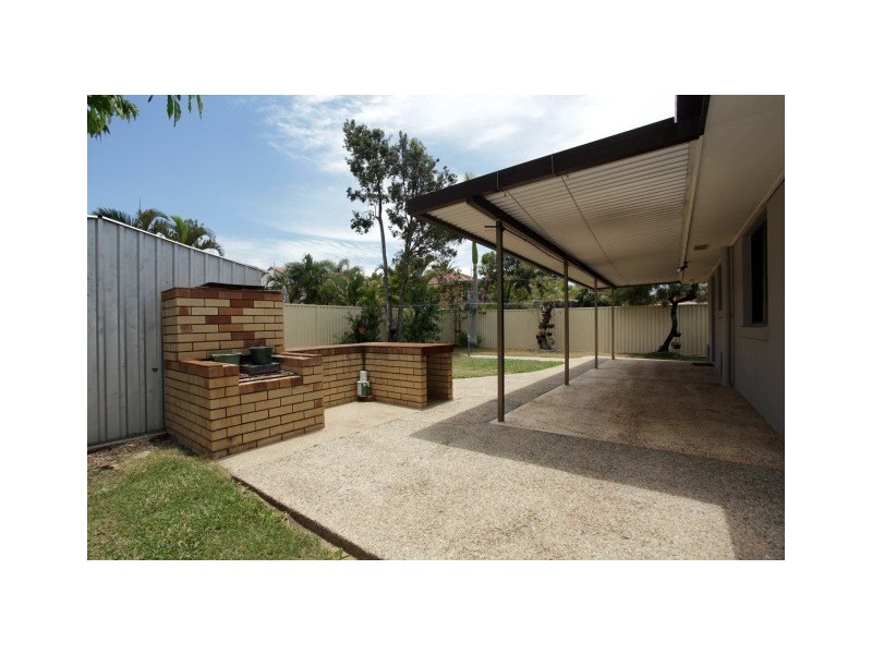 12 Matthew Street, Scarborough QLD 4020
