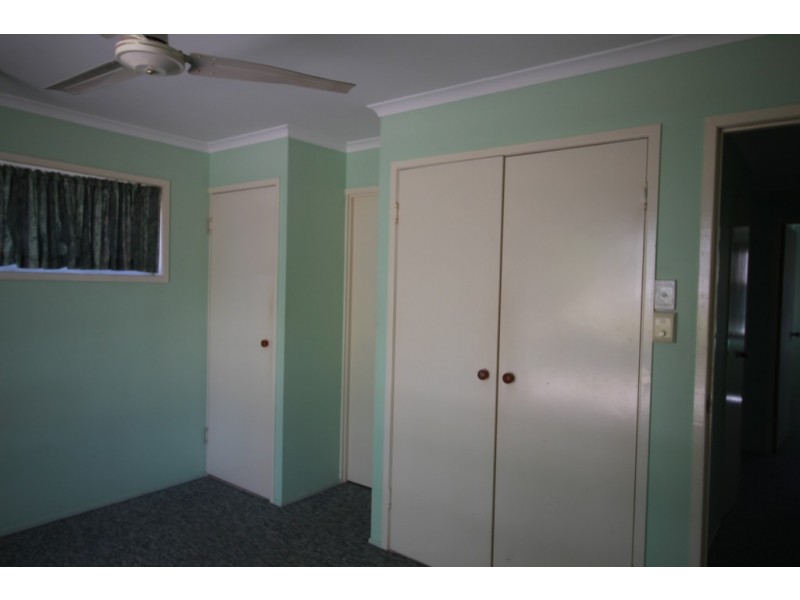 2/12 Woodland Street, Rothwell QLD 4022
