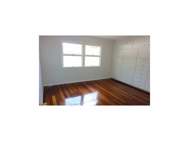 37 Garnet Street, Scarborough QLD 4020