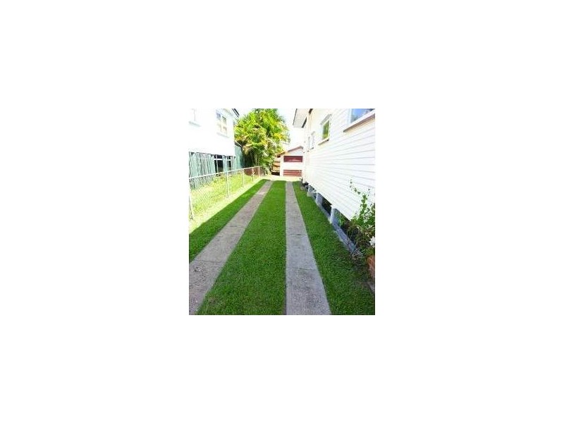 37 Garnet Street, Scarborough QLD 4020