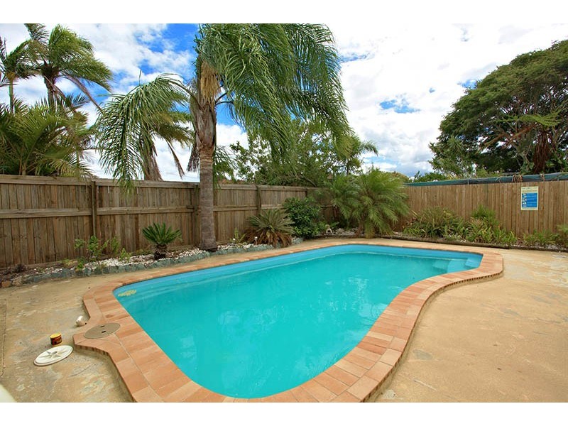 19 La Salle Drive, Newport QLD 4020