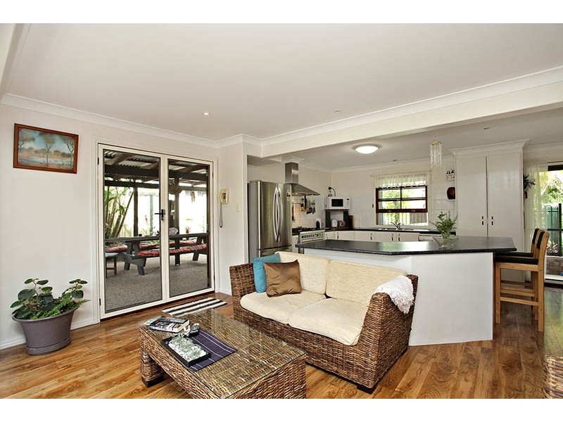 2 Abelia Crescent, Kippa-ring QLD 4021