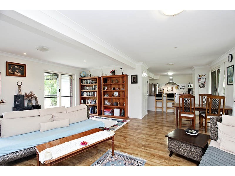 2 Abelia Crescent, Kippa-ring QLD 4021