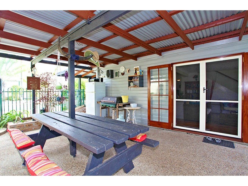 2 Abelia Crescent, Kippa-ring QLD 4021