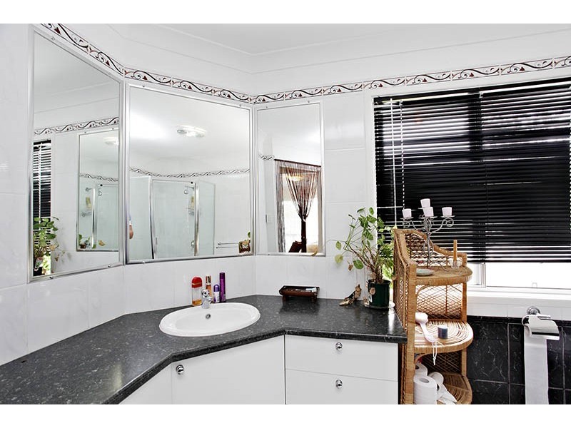 2 Abelia Crescent, Kippa-ring QLD 4021