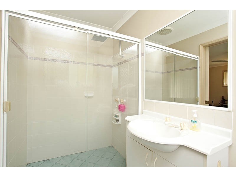 17 Sandwell Cres, Kippa-ring QLD 4021