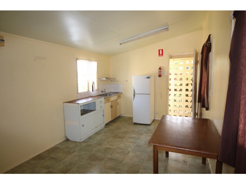 Cabin 6 /12-18 Haysmouth Pde, Clontarf QLD 4019