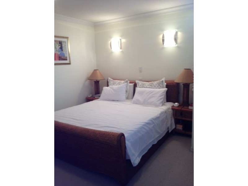 2/36 Prince Edward Parade, Redcliffe QLD 4020