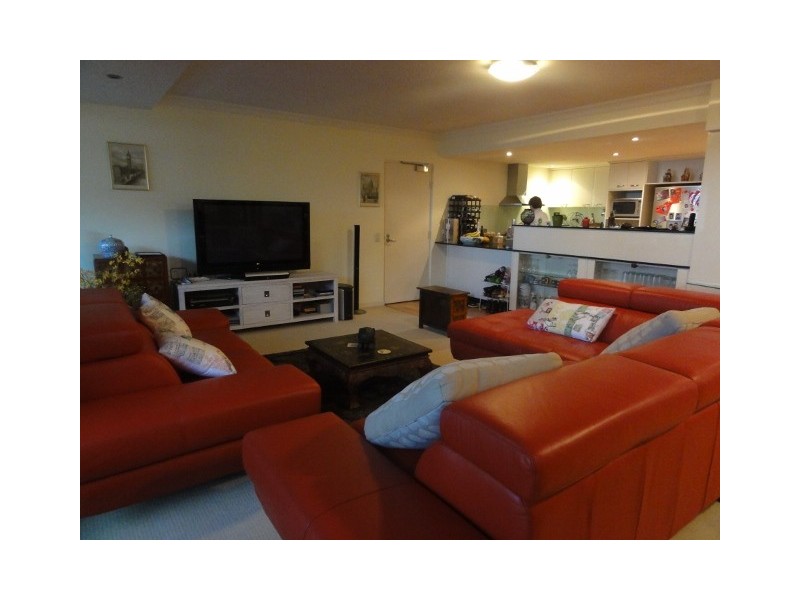 2/36 Prince Edward Parade, Redcliffe QLD 4020