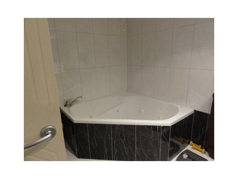 2/36 Prince Edward Parade, Redcliffe QLD 4020