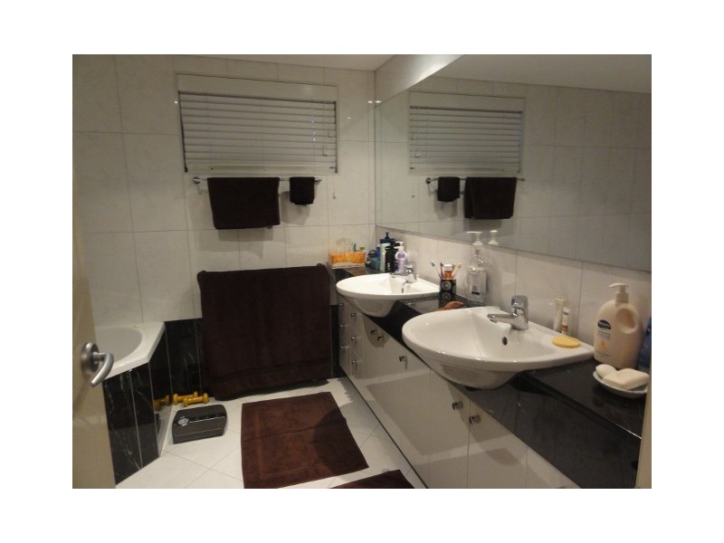 2/36 Prince Edward Parade, Redcliffe QLD 4020