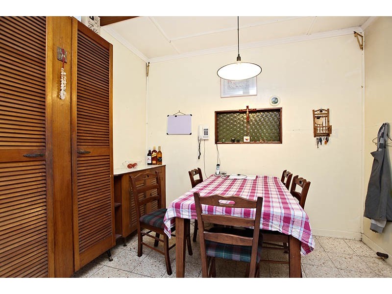 90 Nash Street, Sandgate QLD 4017