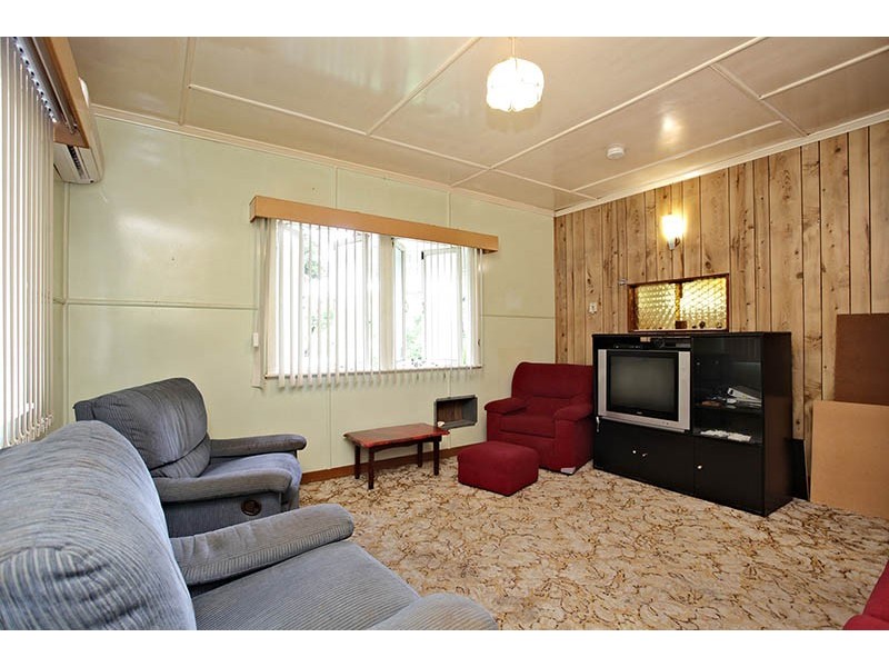 90 Nash Street, Sandgate QLD 4017