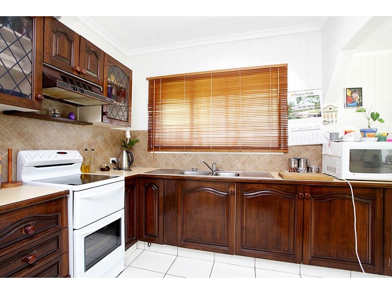 35 Highland St, Redcliffe QLD 4020