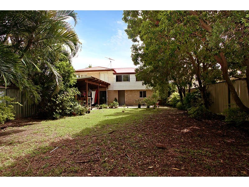 35 Highland St, Redcliffe QLD 4020