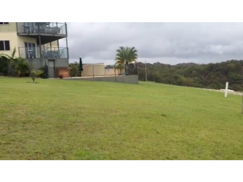 8 Cassidae Crescent, Tangalooma QLD 4025